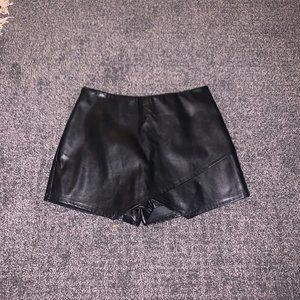Faux leather skort/ Blueblush/ size small